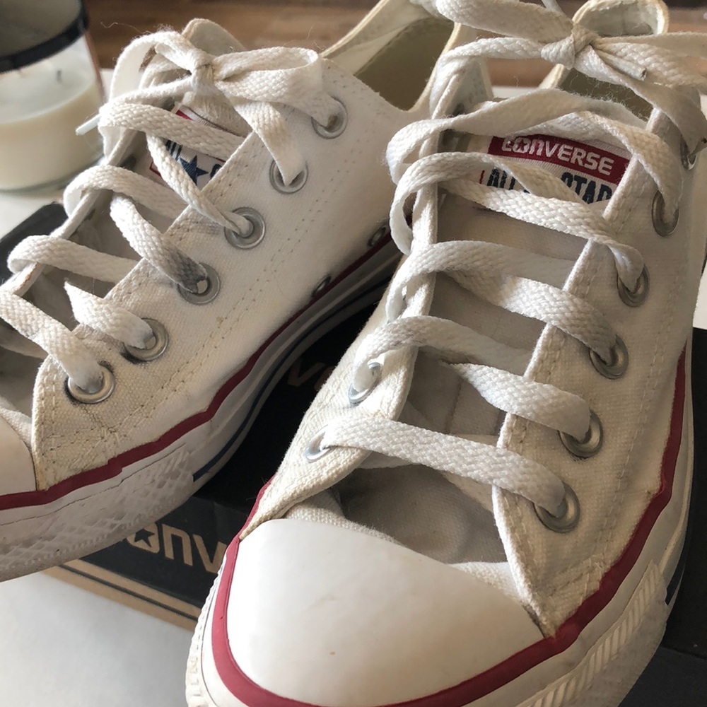 White Converse lowtop